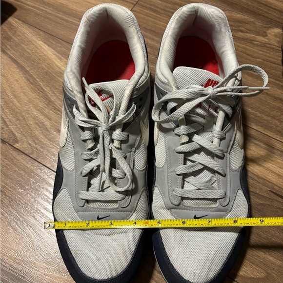 Nike Men's Gray and Navy Sneakers - Picture 3 of 4